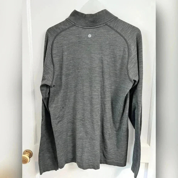 Lululemon Grey Metal Vent Tech Pullover Gray Heather 1/2 Zip Breathable Size M - Picture 5 of 5
